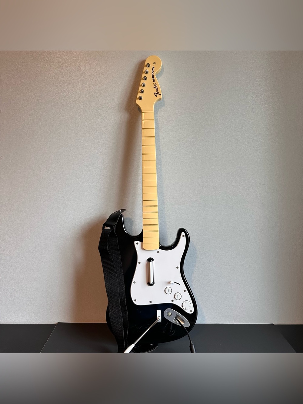 Rock Band Fender Stratocaster Guitar/ Xbox 360/ Tested✅